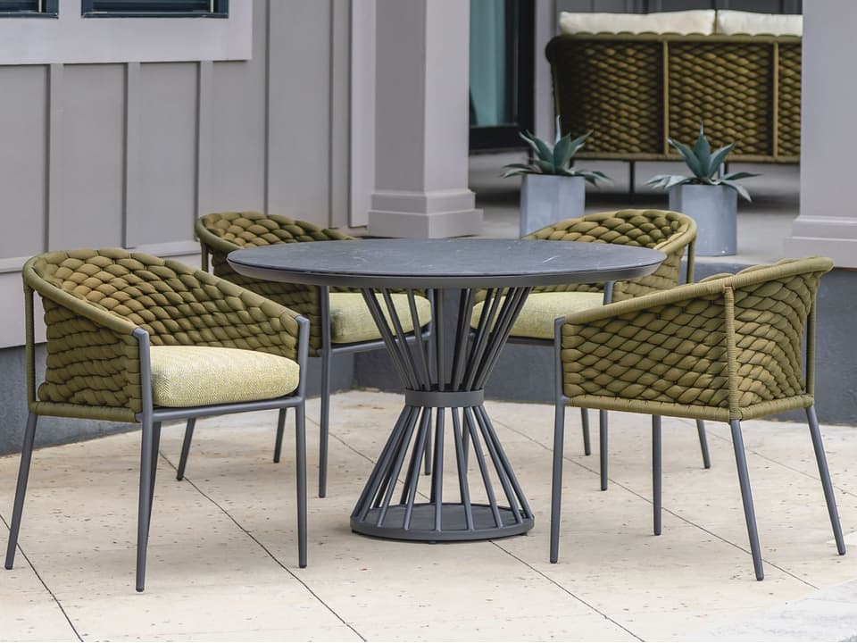 Escape Aluminum Dining Set