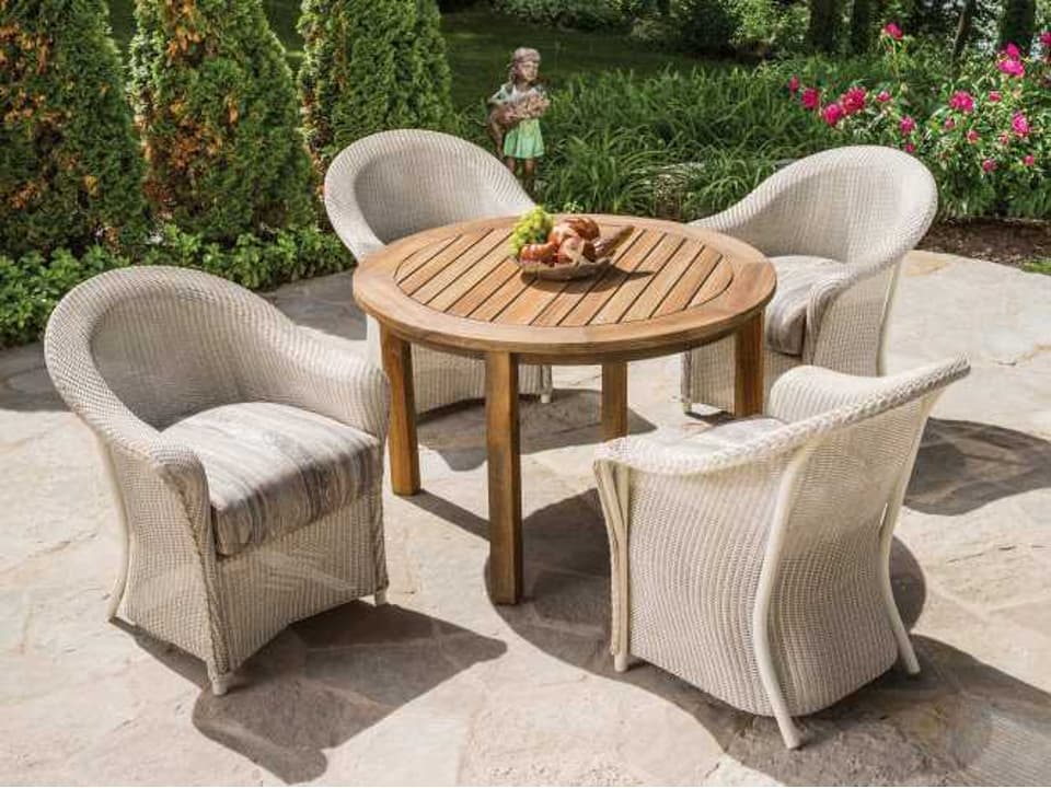 Reflections Wicker Outdoor Dining Set