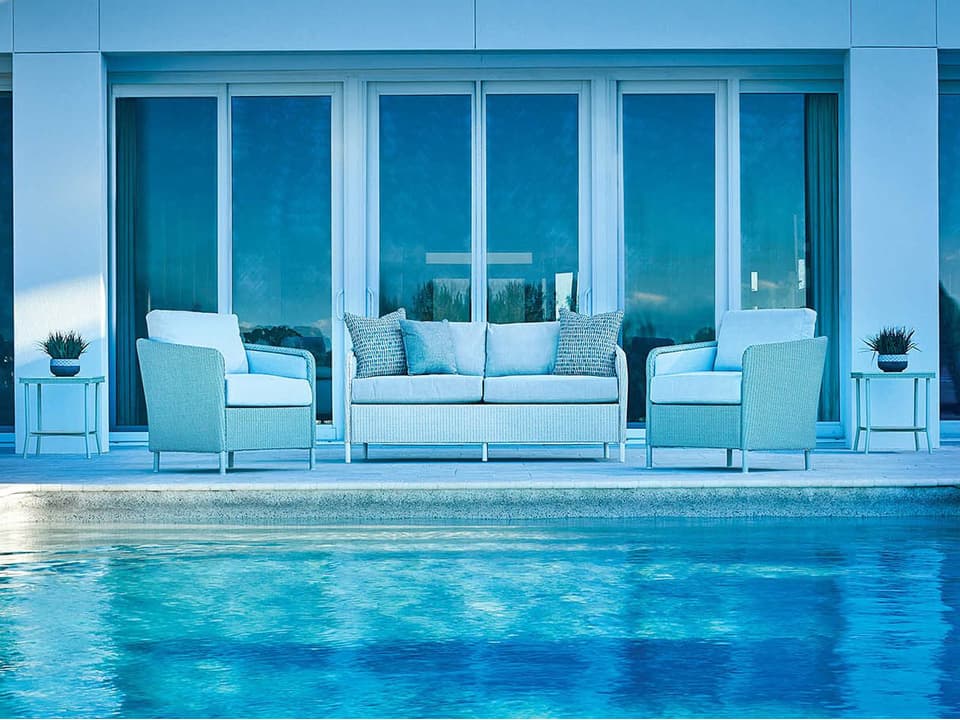 Visions Wicker Outdoor Patio Lounge Set
