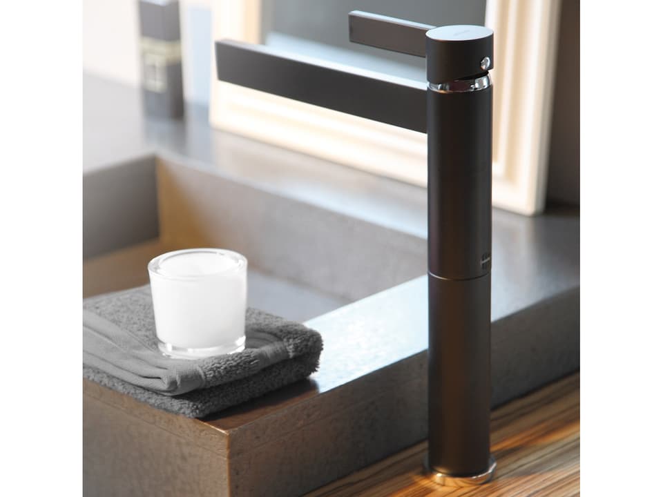 Fulgora Single Hole Bathroom Faucet in Matt Black