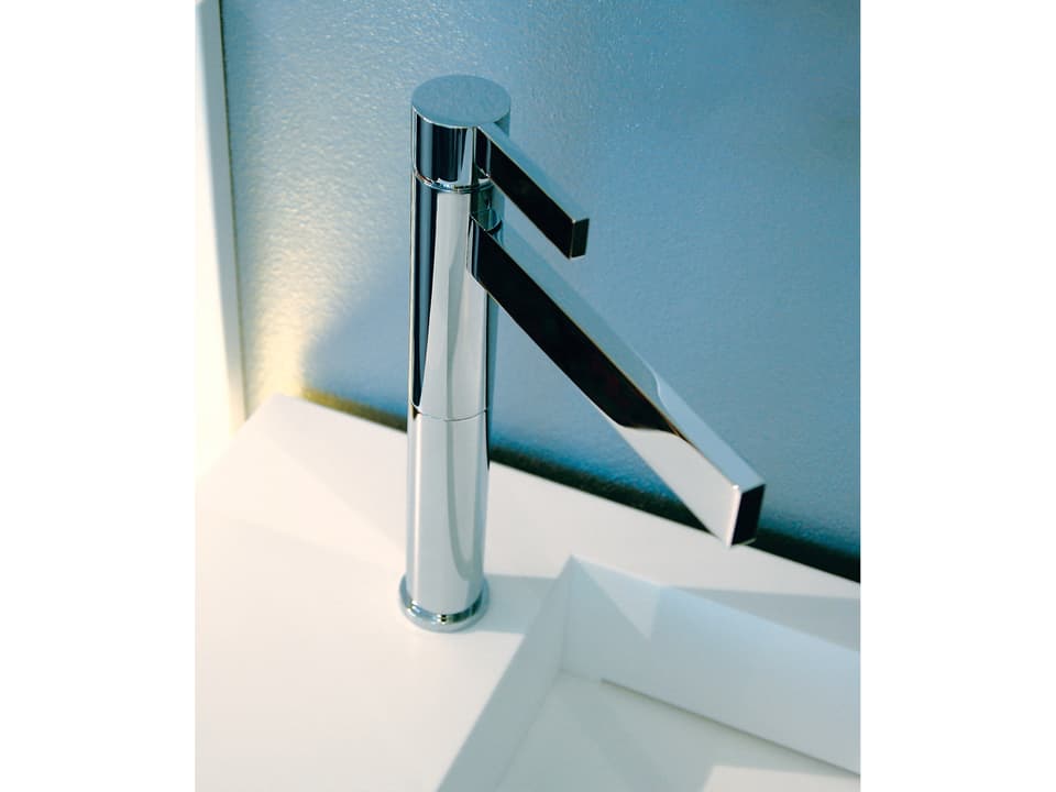 Fulgora Single-Handle Bathroom Faucet in Polished Chrome