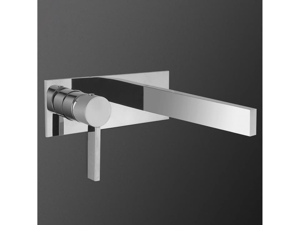 Fulgora Single-Handle Wall-Mounted Bathroom Faucet in Polished Chrome