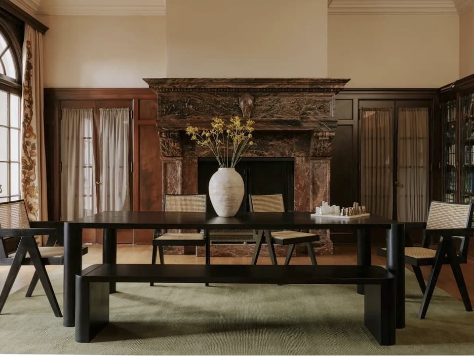 Post Dining Set