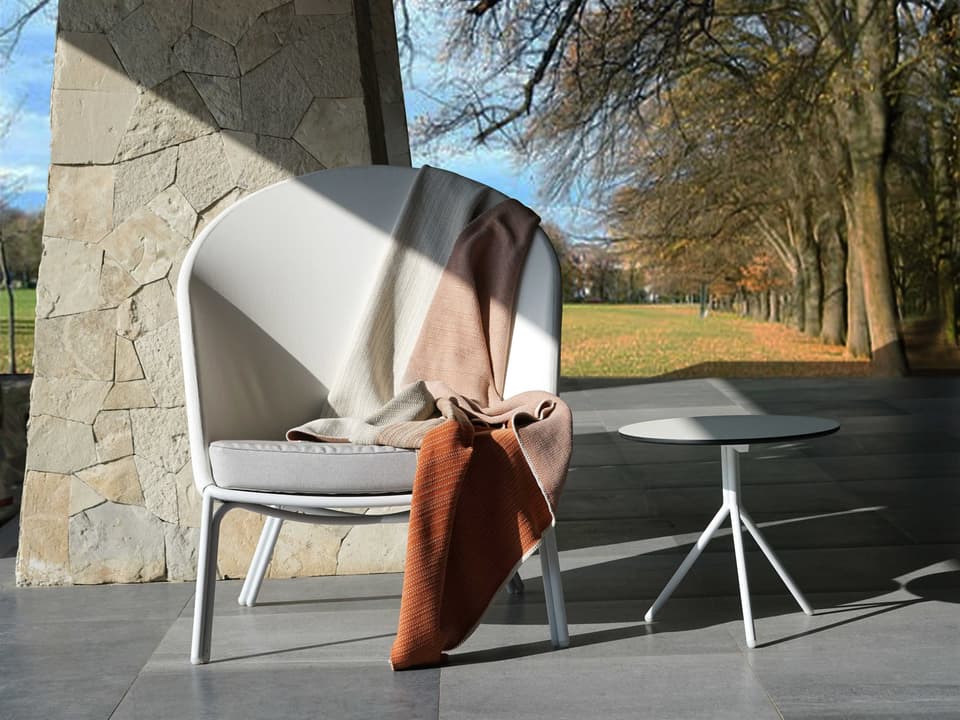 Zupy Aluminum Cushion Outdoor Lounge Set