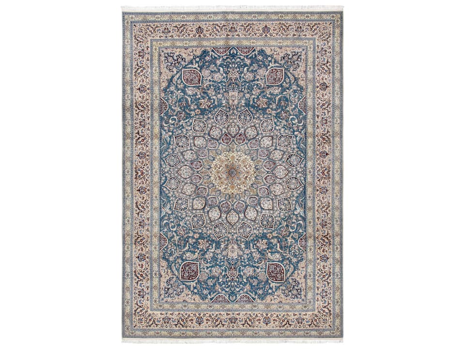 Azerbaijan Hand-Knotted Bordered Area Rug