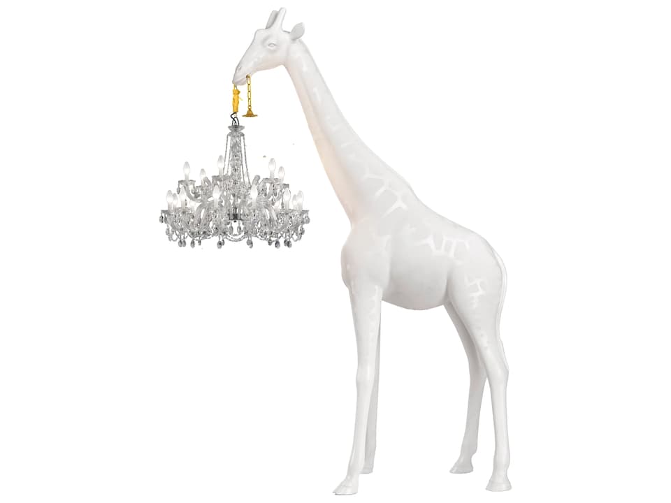 Giraffe In Love XL 18-Light Outdoor LED Floor Lamp in White