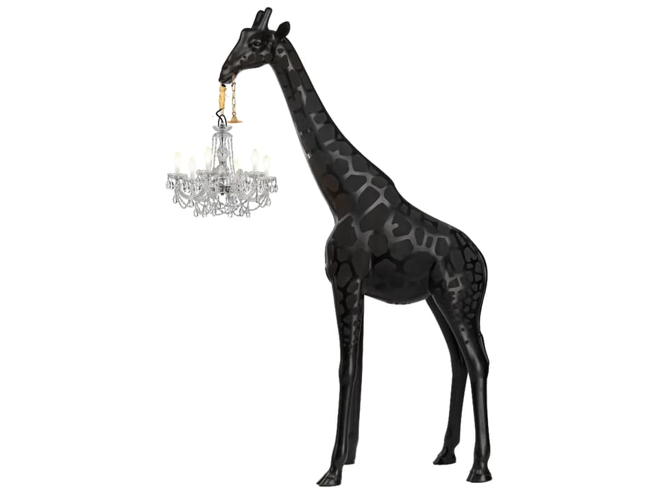 Giraffe In Love 6-Light Outdoor Floor Lamp in Black
