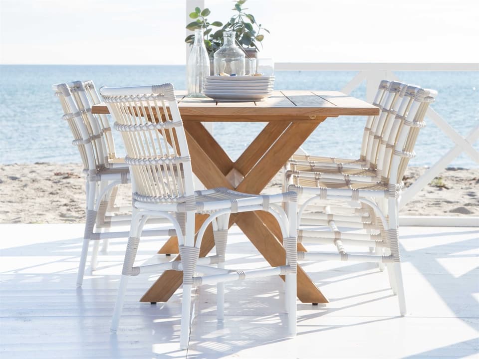 Exterior Aluminum Dove White Elisabeth Patio Dining Set