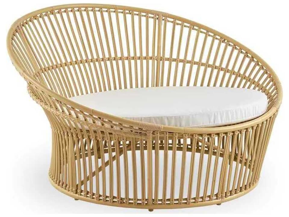 Exterior Olympia Nest Outdoor Daybed in Alu-Rattan and ArtFibre
