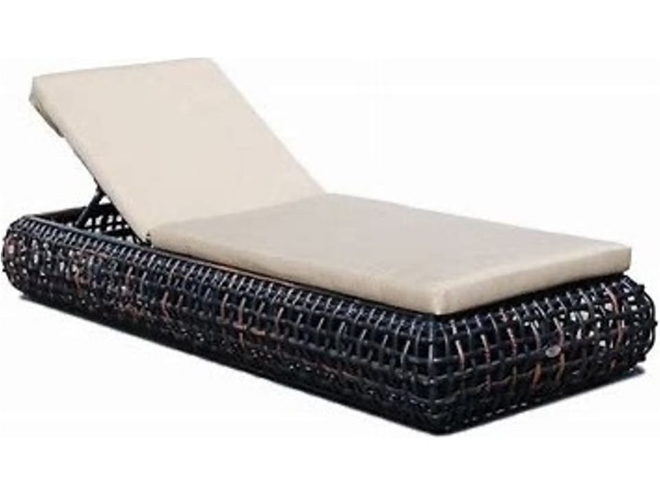 Dynasty Outdoor Chaise Lounger in Powder-Coated Aluminum and Handwoven Viro Fiber