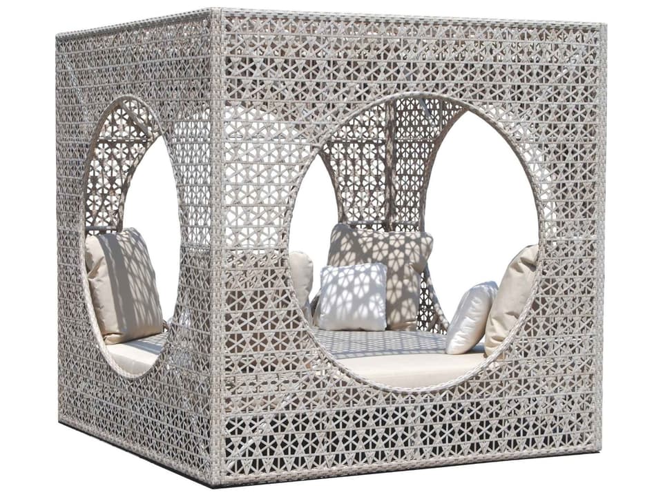 Cube Outdoor Daybed in Powder-Coated Aluminum and Handwoven Synthetic Fiber