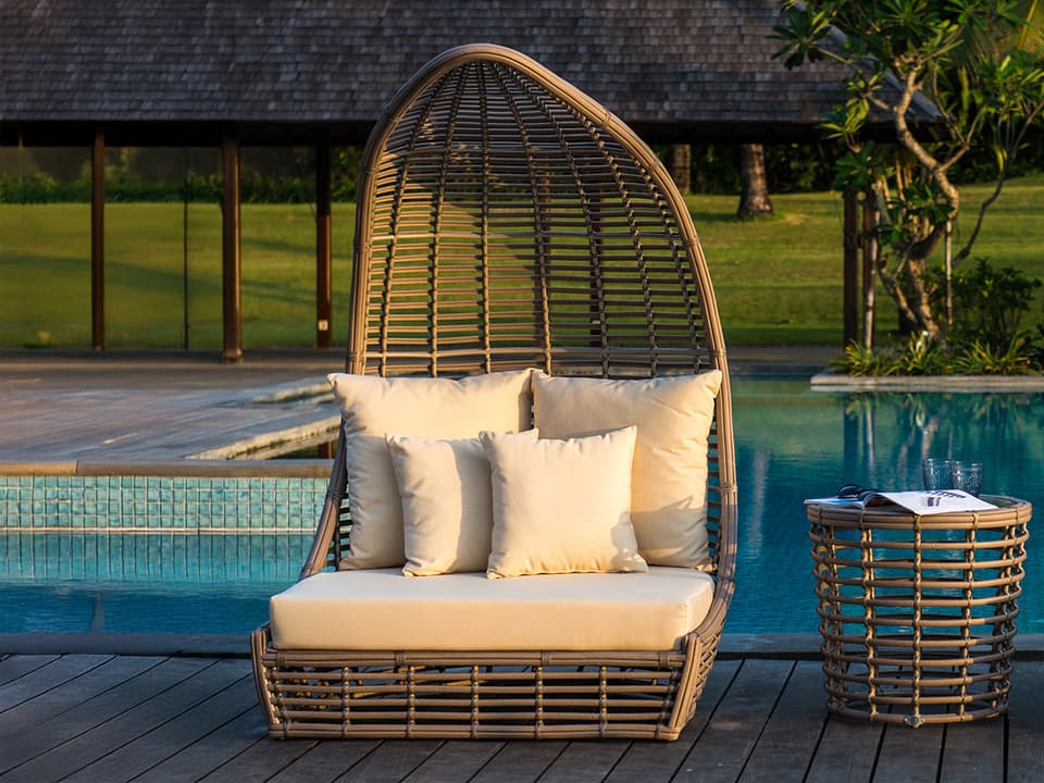 Troy Kubu Mushroom Aluminum Cushion Lounge Bed