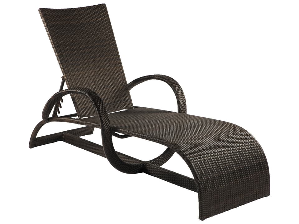 Halo Wicker Chaise Lounge in Onyx