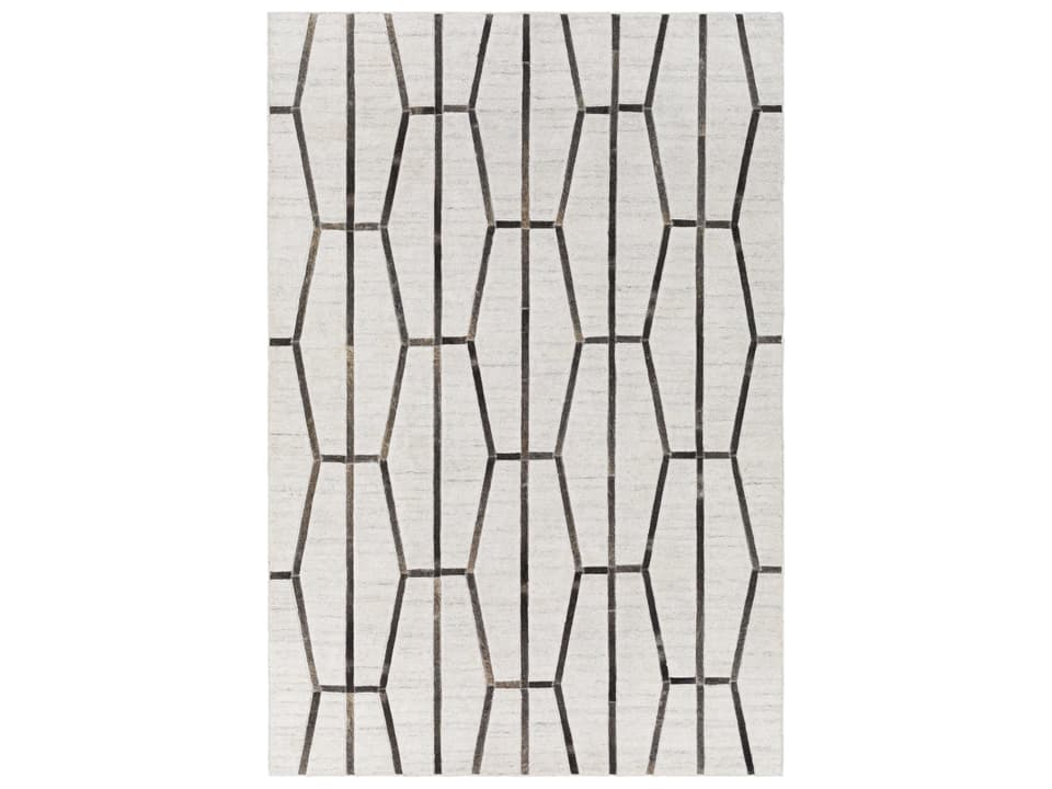 Eloquent Hand Crafted Area Rug with Geometric Pattern