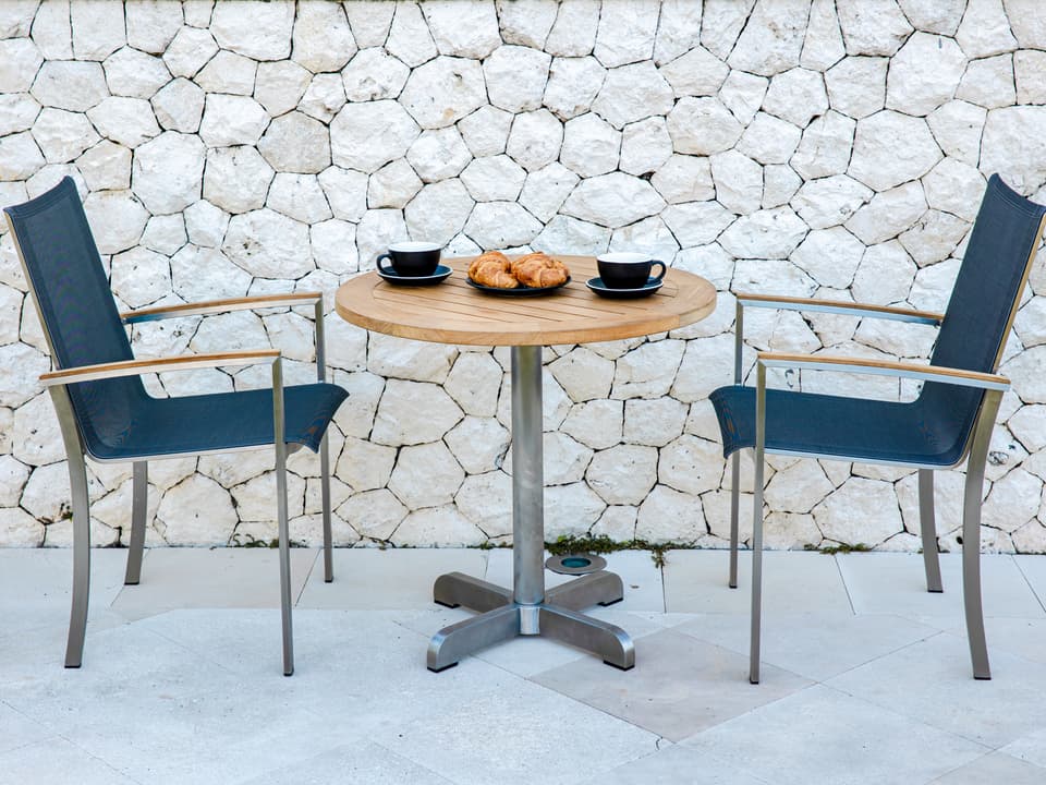 Avanti Steel Outdoor Dining Set
