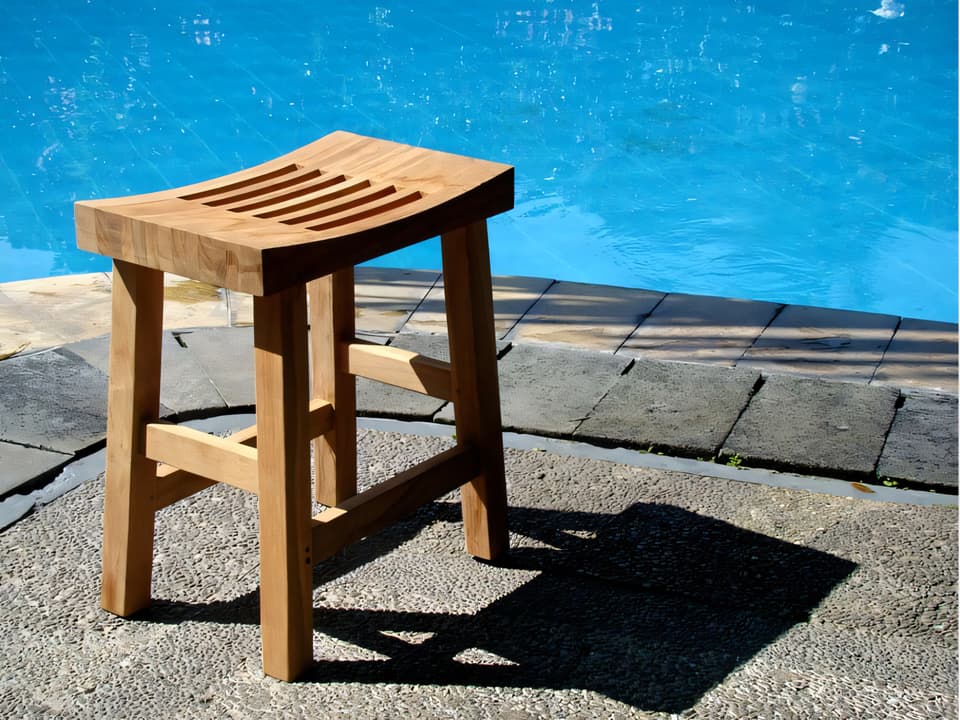 16 Inch Single Curved Teak Shower Bench in Natural