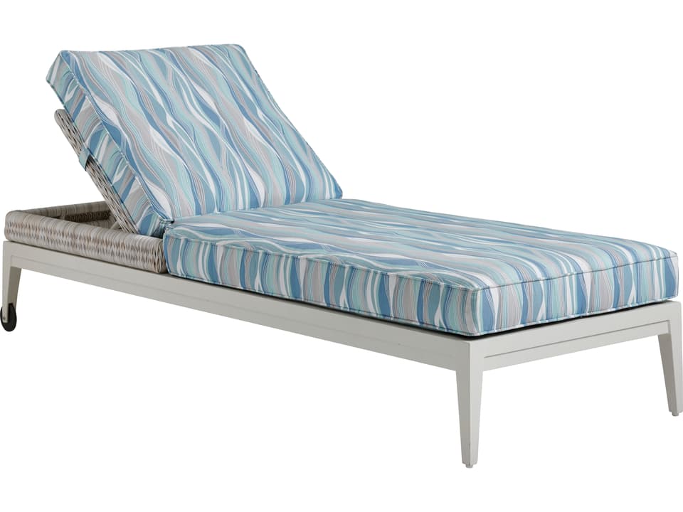 Seabrook Aluminum Wicker Chaise Lounge in Oyster-White