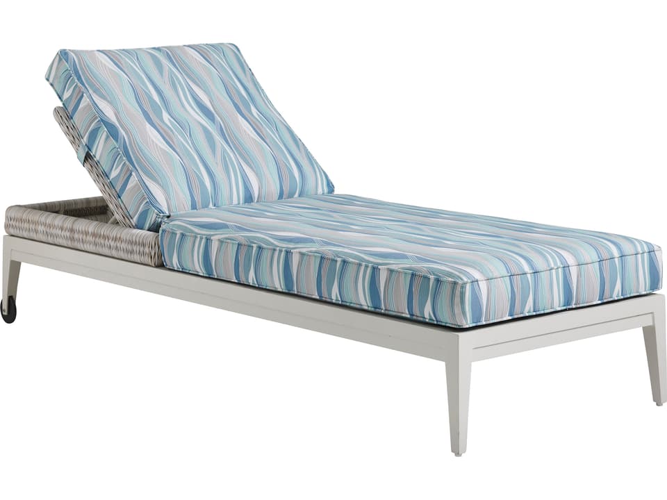Seabrook Aluminum Wicker Chaise Lounge in Oyster White
