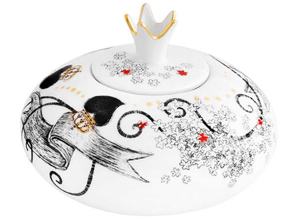 Rainhas De Portugal Porcelain Sugar Box with Gold Accents