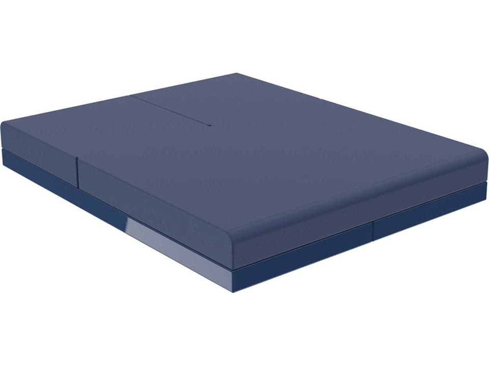 Pixel Chaise Lounge in Notte Blue Polyethylene Resin by Ramon Esteve