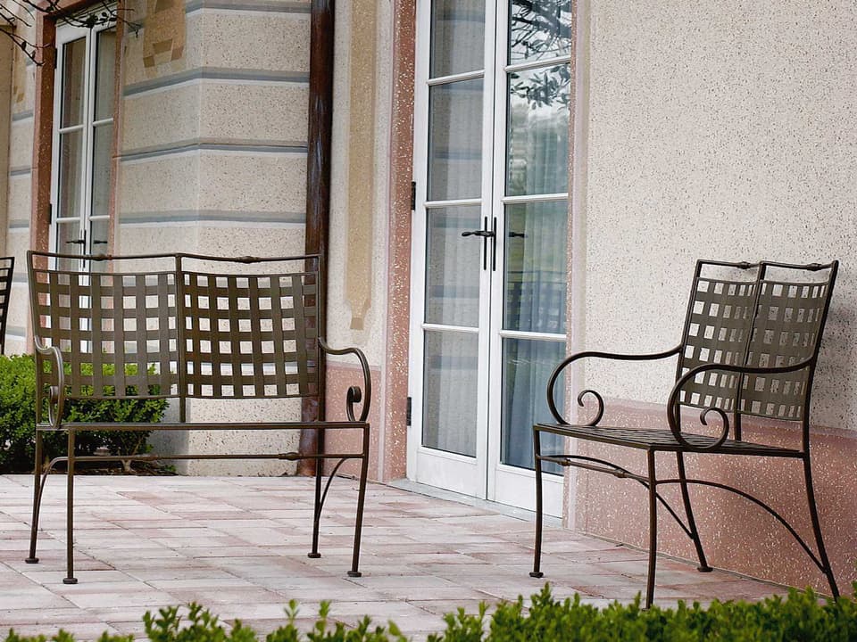 Sheffield Wrought Iron Outdoor Lounge Set