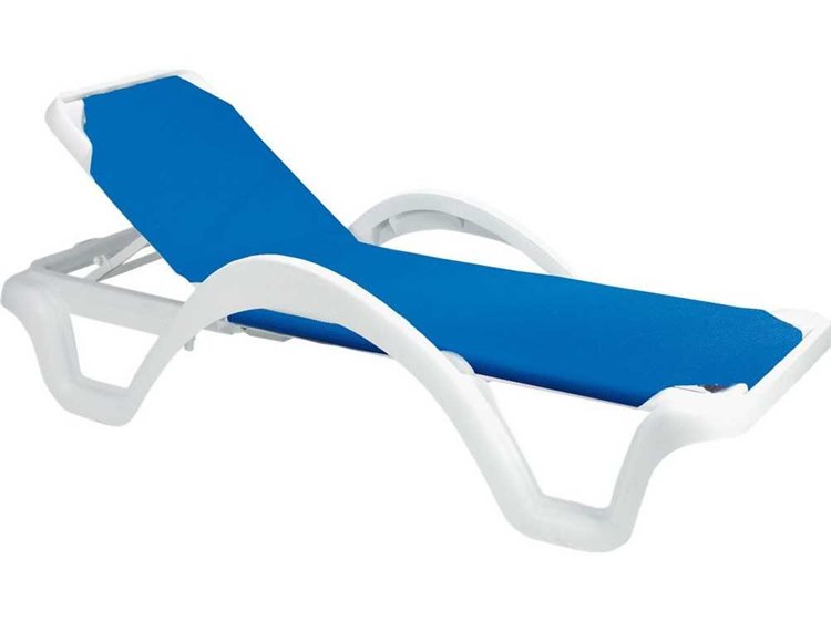Grosfillex Catalina Sling Resin White Adjustable Chaise Lounge in Blue