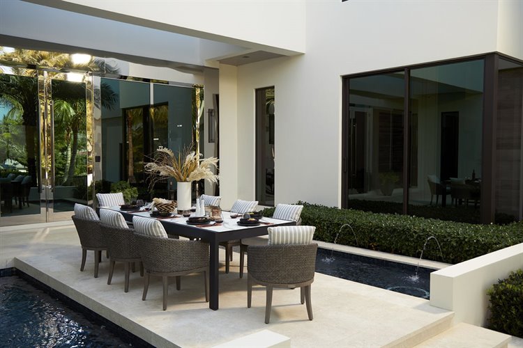 Lane Venture Lenox Hill Dining Set