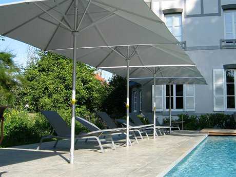The Most Stylish Outdoor Patio Umbrellas — LIVEN DESIGN