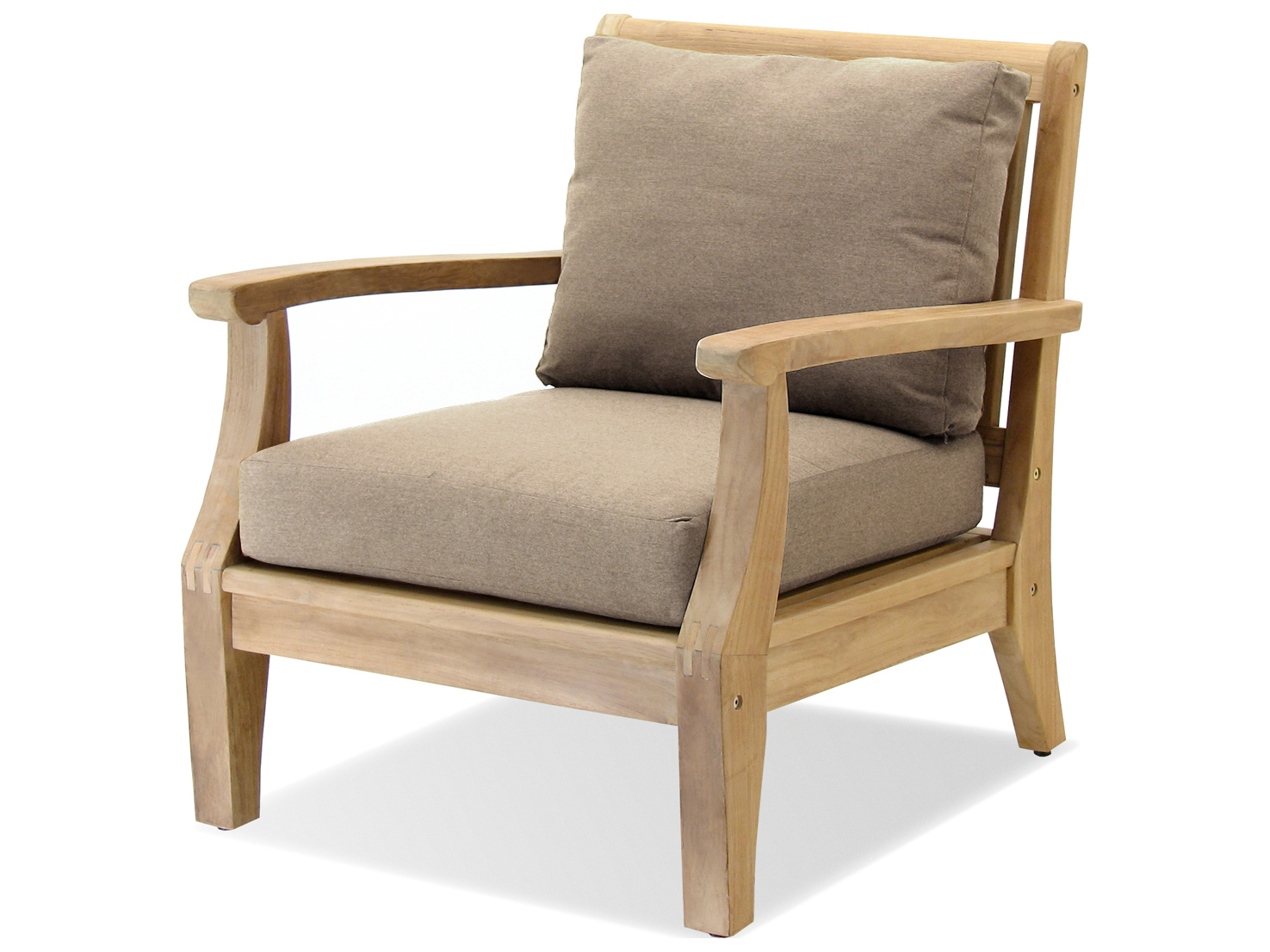 Кресло деревянное мягкое