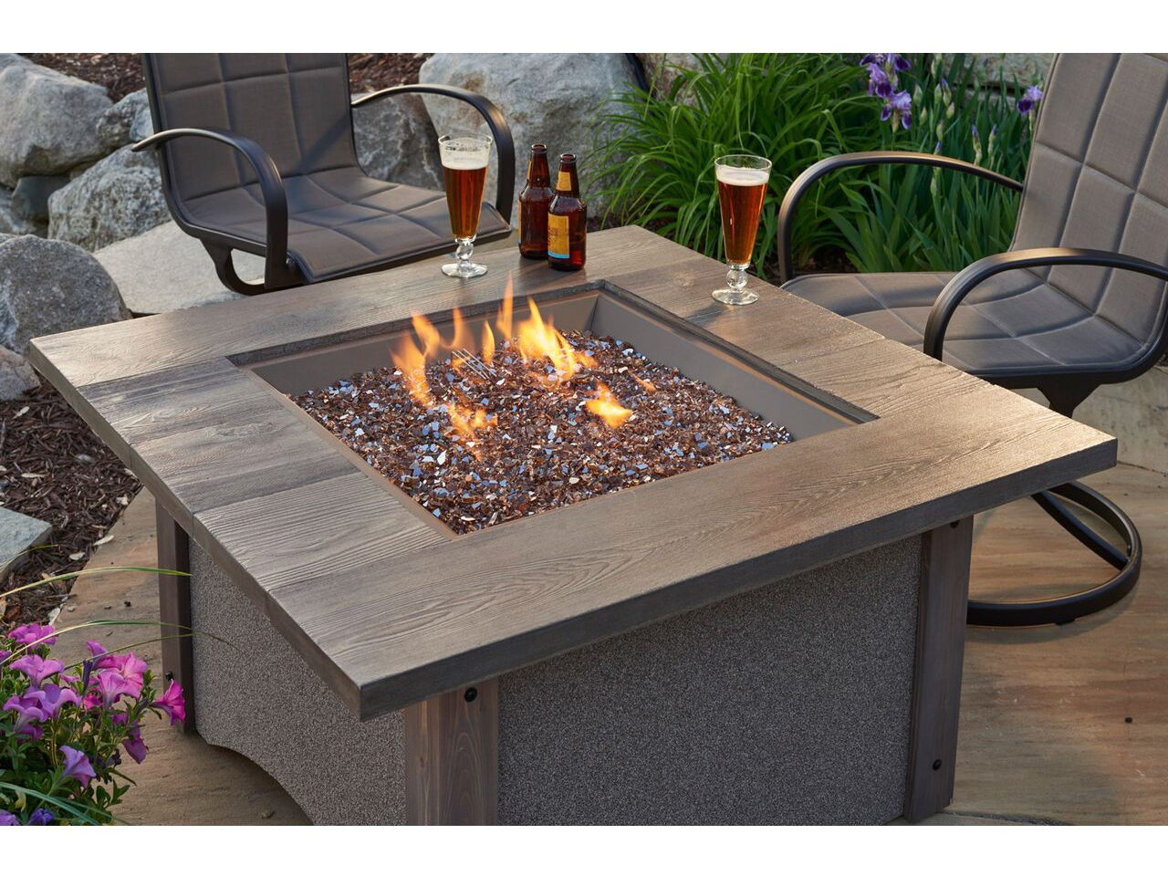 Outdoor GreatRoom Pine Ridge Square Fire Pit Table with Honey Glow