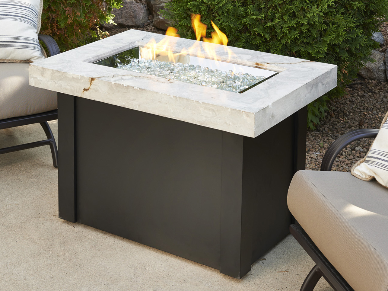 Outdoor Greatroom Providence 36 X 25 Rectangular Crystal Fire Pit
