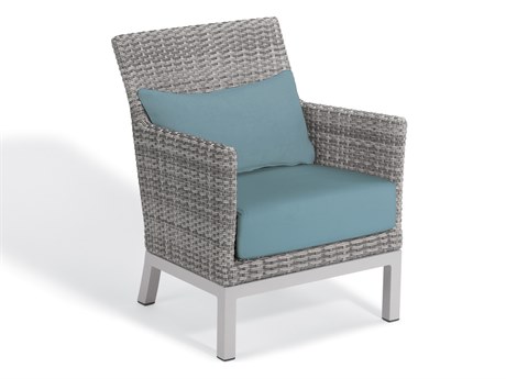 Oxford Garden Argento Wicker Lounge Chair with Ice Blue Lumbar Pillows & Cushions