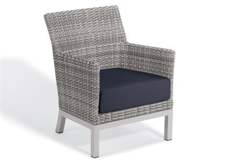 Oxford Garden Argento Wicker Lounge Chair with Midnight Blue Cushion
