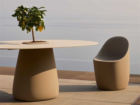 Qeeboo Outdoor Cobble Ottawa Recycled Plastic Dining Set