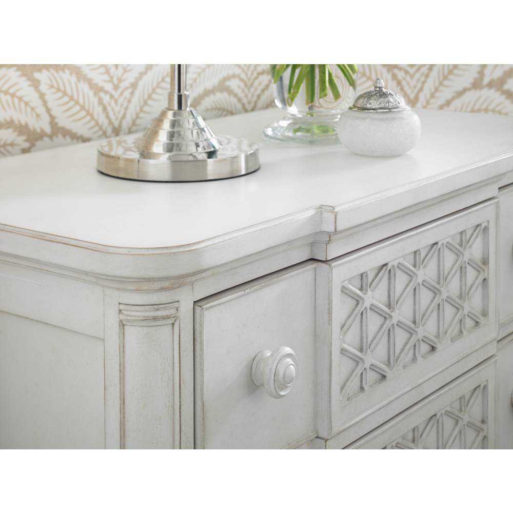 Stanley Furniture Cypress Grove ThreeDrawer Bachelor's Chest SL4512316