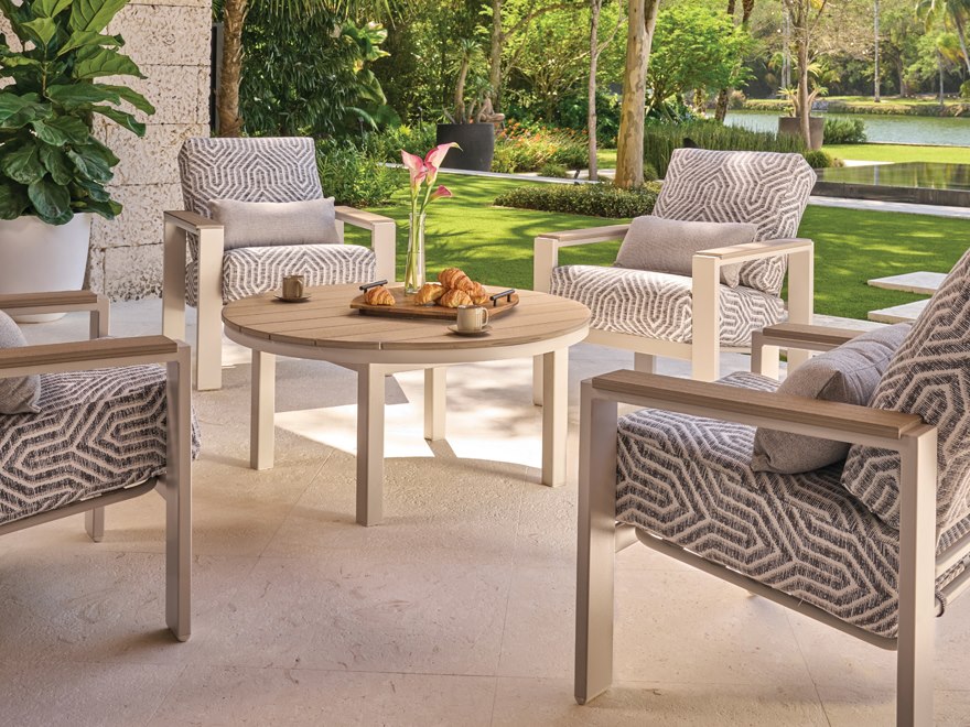 Telescope Casual Larssen Cushion Aluminum Lounge Set