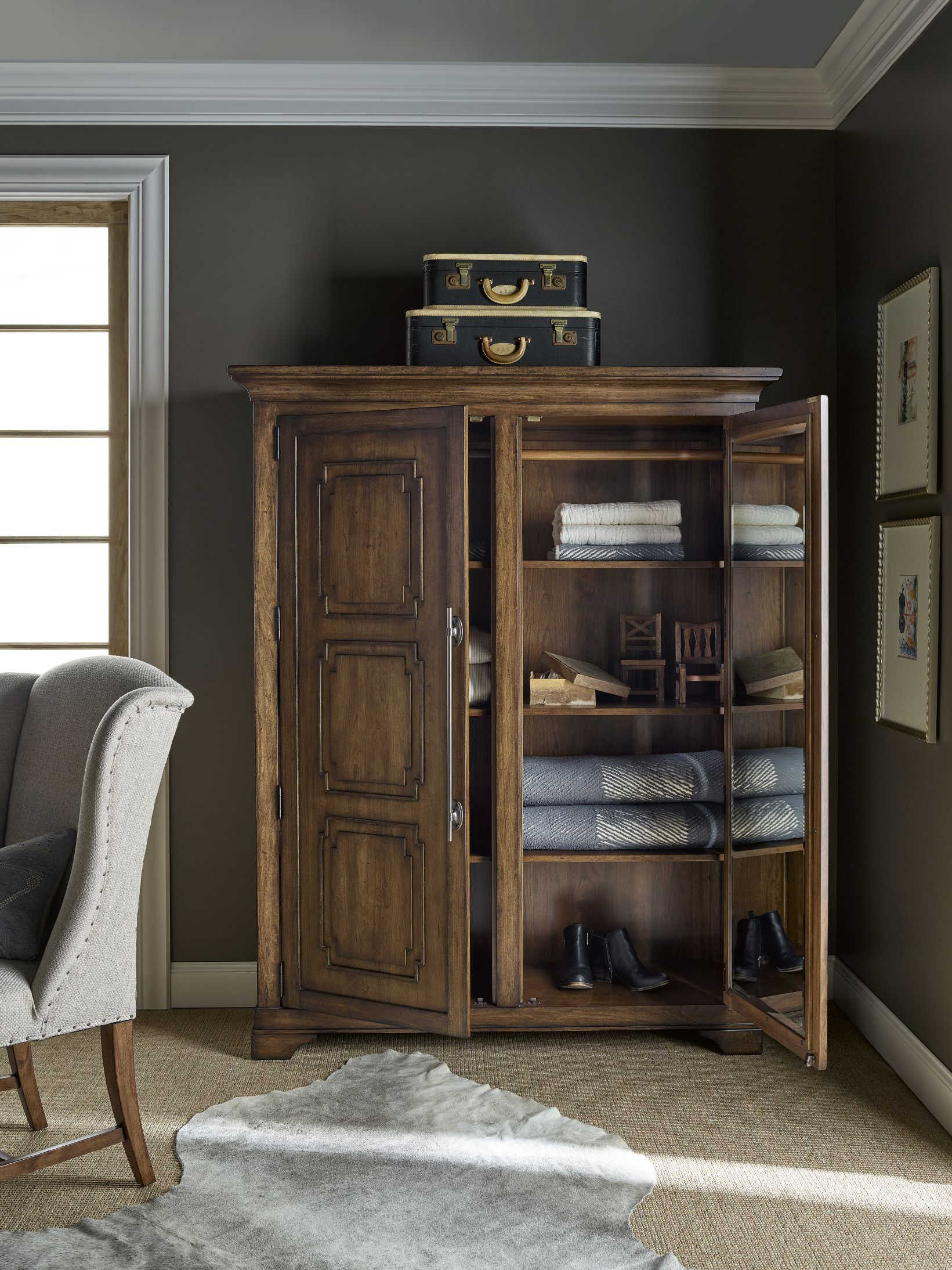 Universal Furniture Ardmore Cherry Wardrobe Armoire UF909175