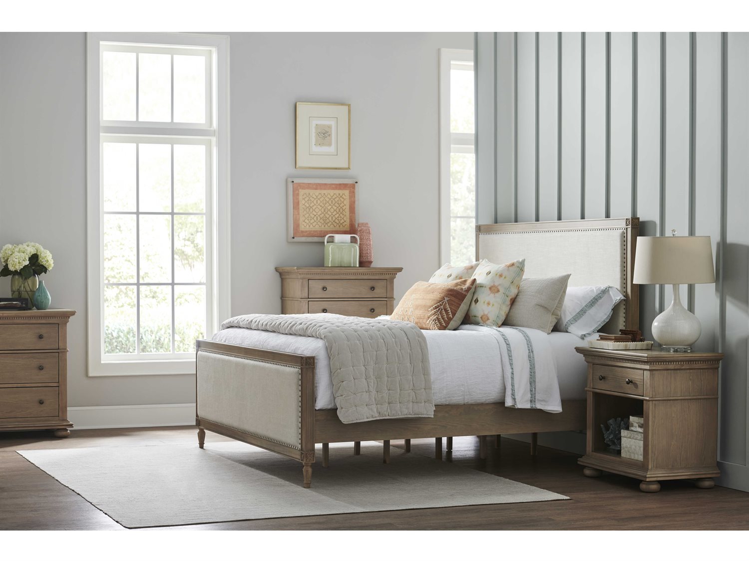 Universal Furniture Brown King Panel Bed UFU099G260B