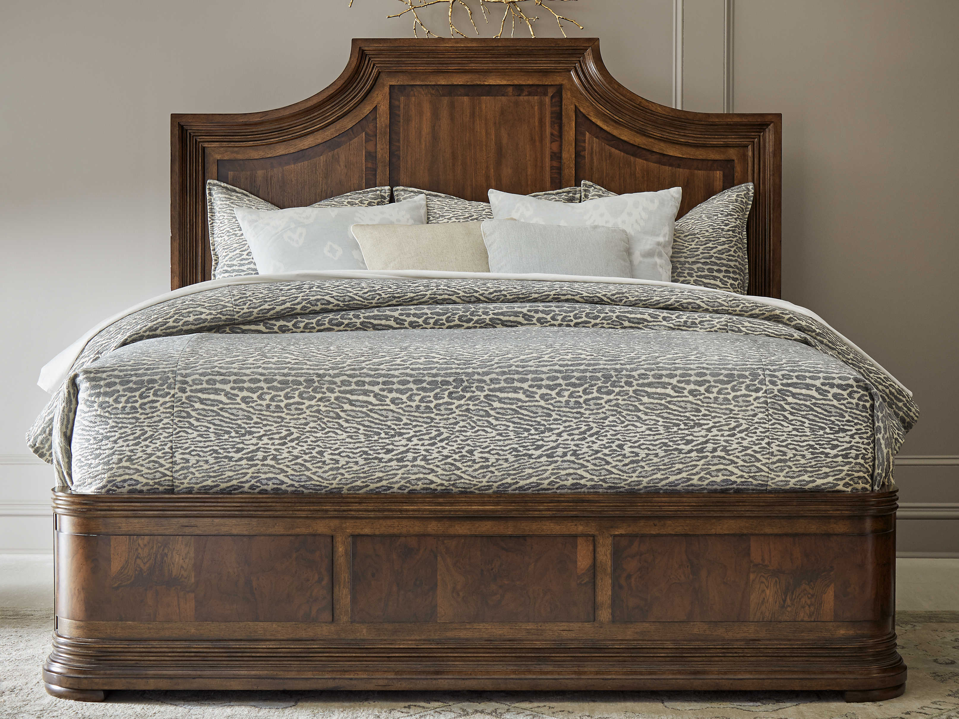 A.R.T. Furniture Kingsport Medium Oak Queen Panel Bed AT2801352603