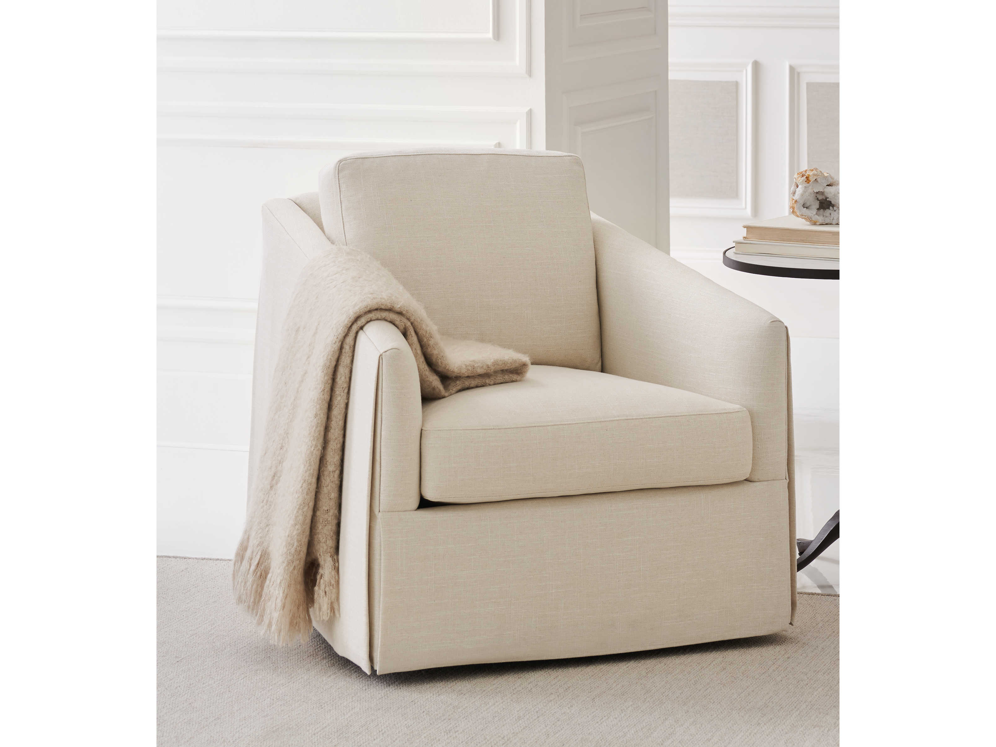 Caracole Classic Swivel Accent Chair | CACUPH019031A