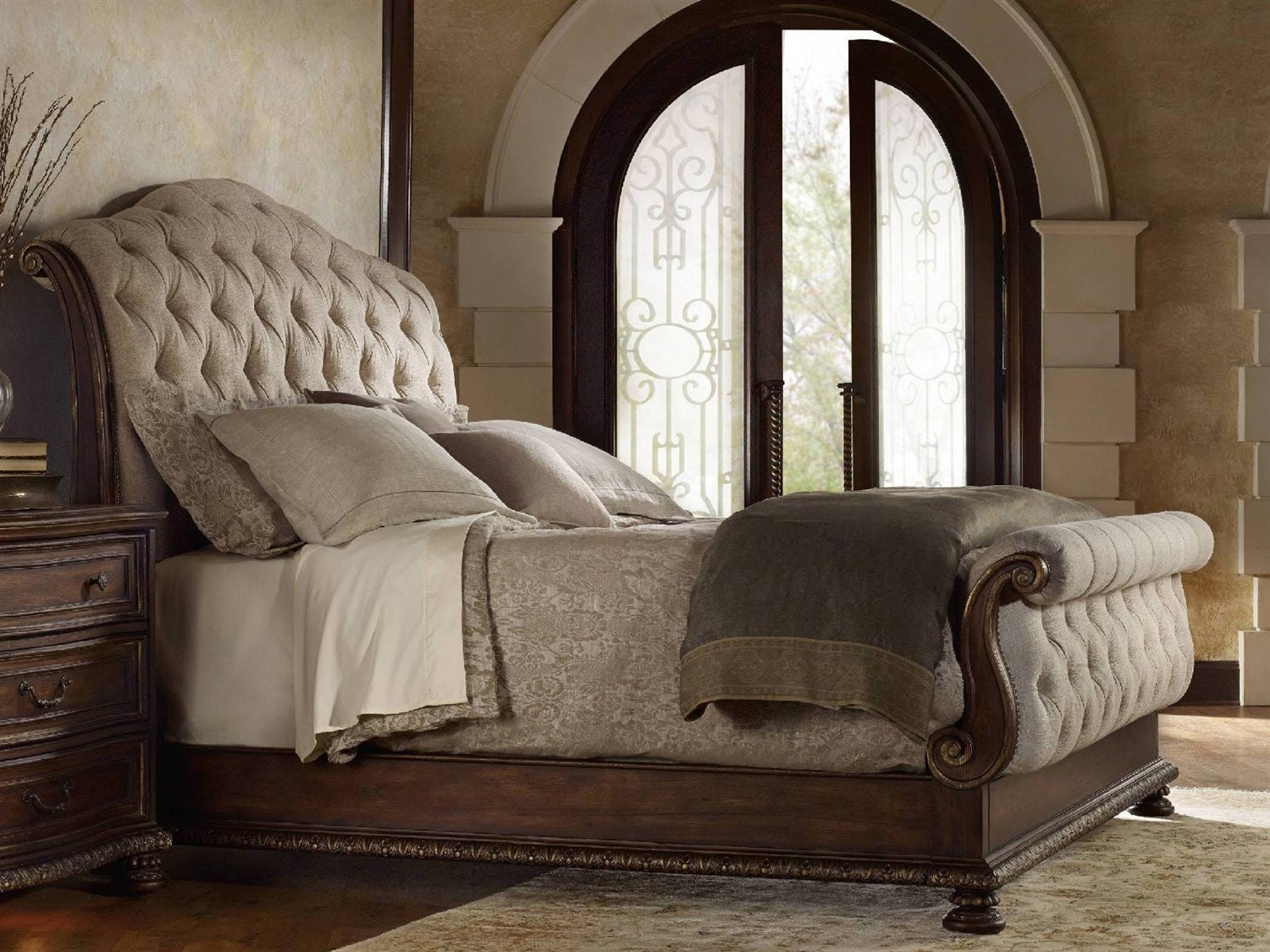 Hooker Furniture Adagio Rich Dark with Gold Tipping California King