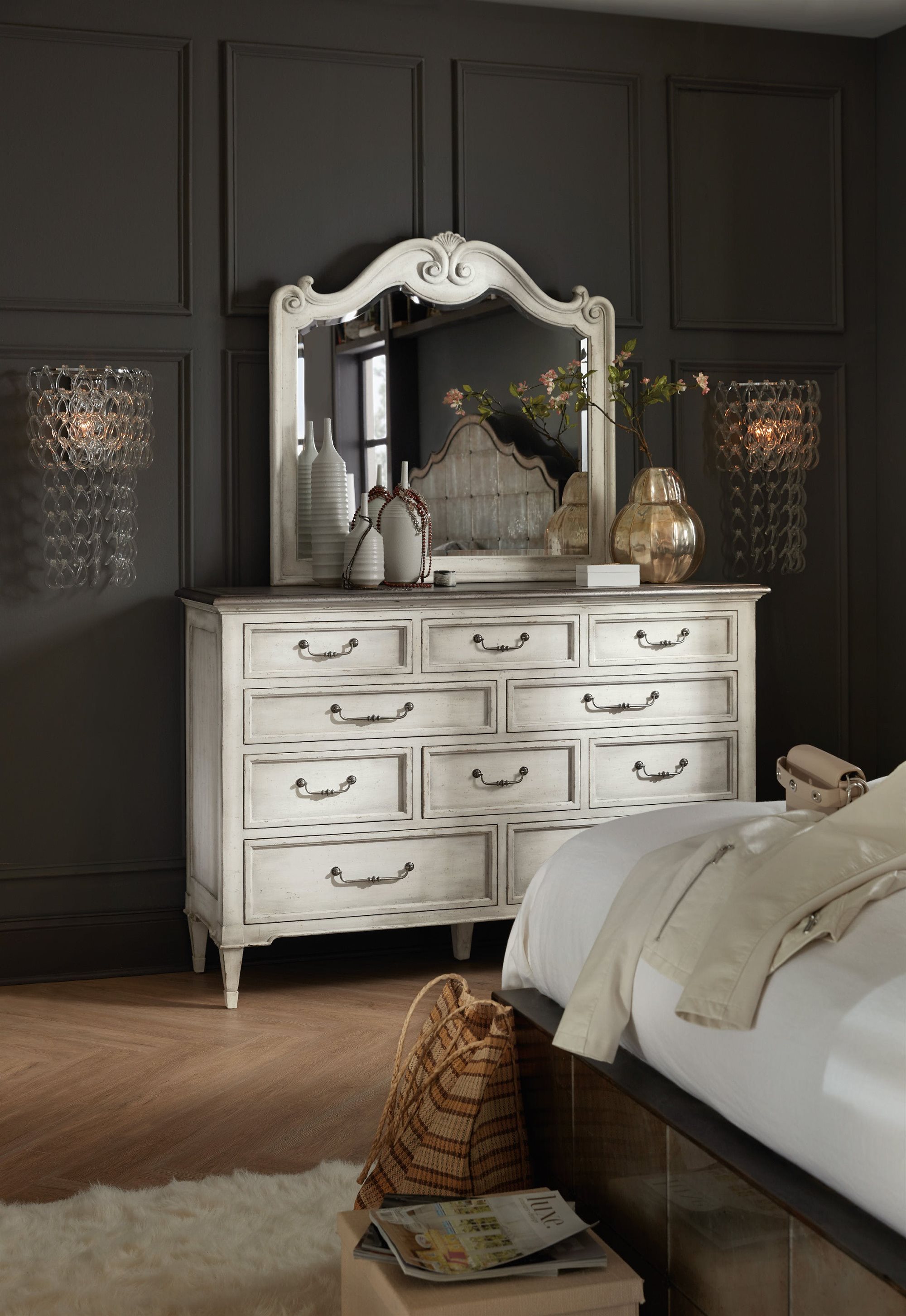 Hooker Furniture Arabella Triple Dresser With Wall Mirror Set
