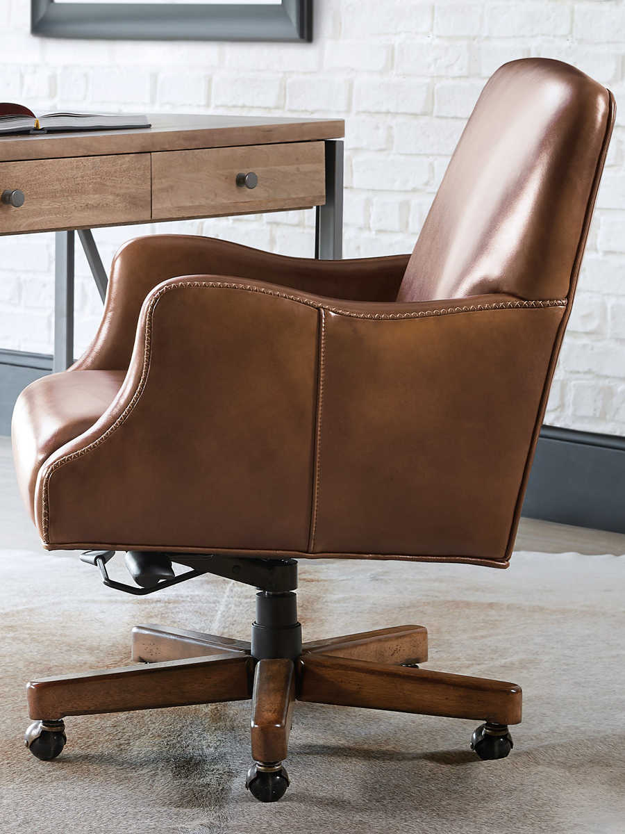 Featured image of post Camel Leather Chair / Shop for the best camel leather chair at grandinroad.