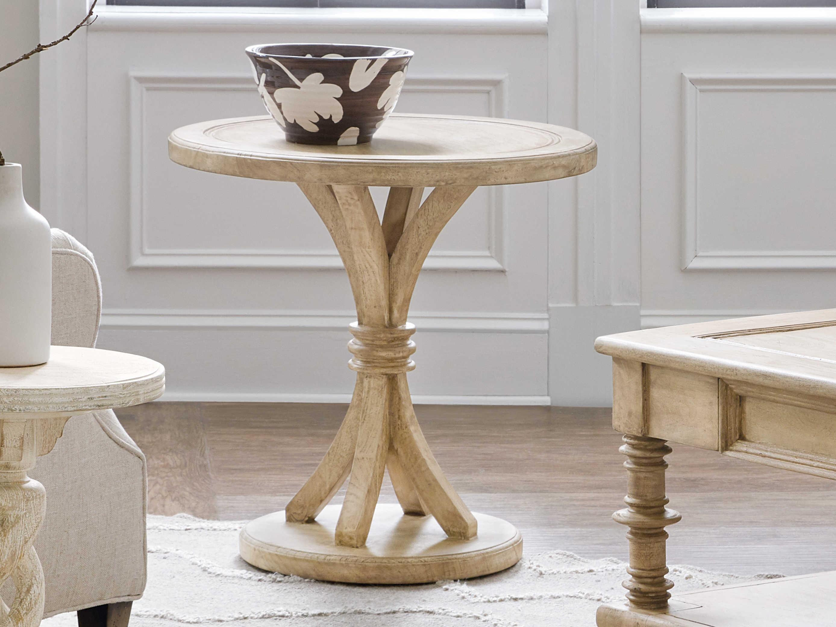 Hooker Furniture Hudson Light Wood 26'' Wide Round End Table