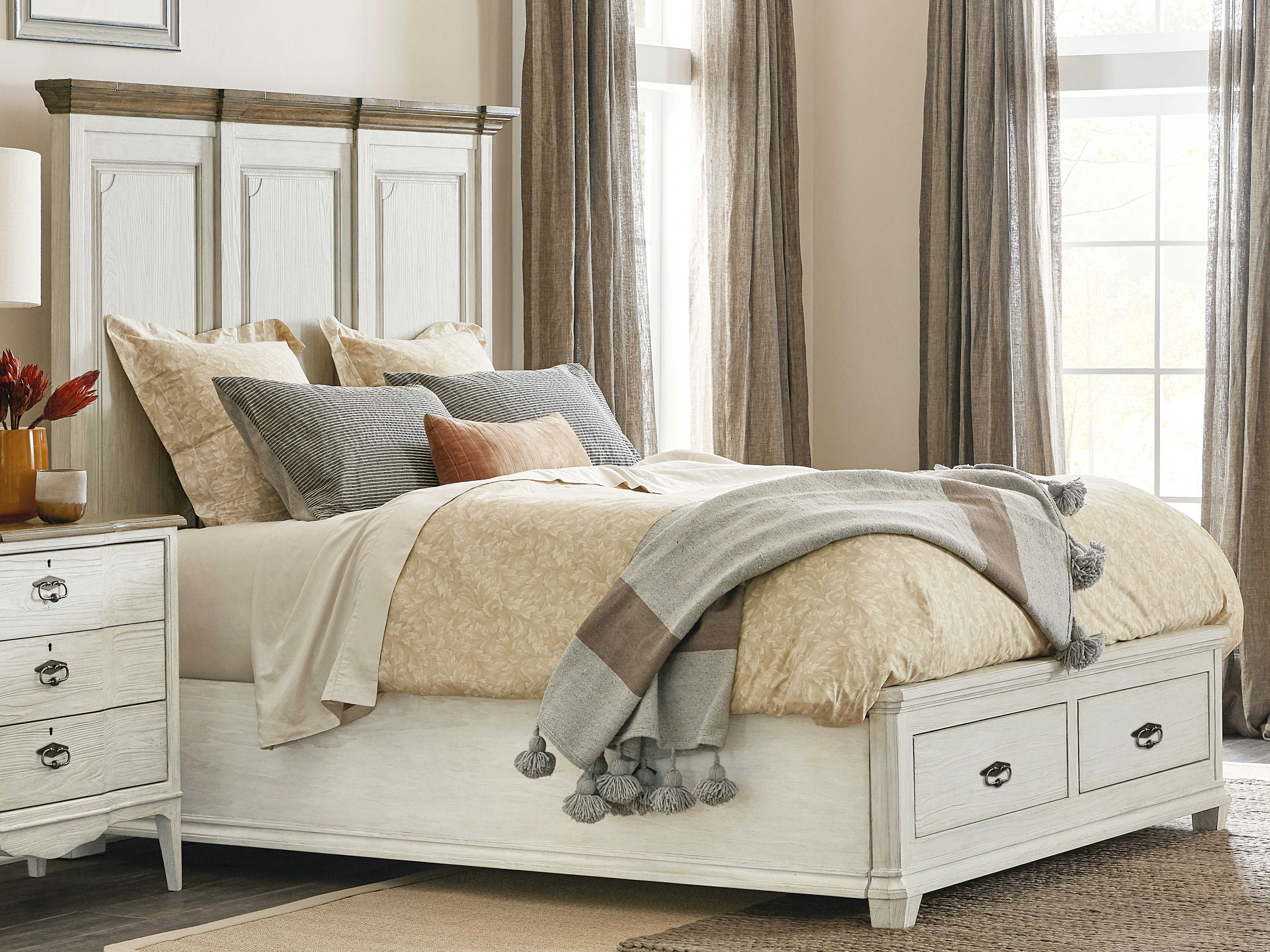 Hooker Furniture Montebello Danish White / Carob Brown Queen Panel Bed