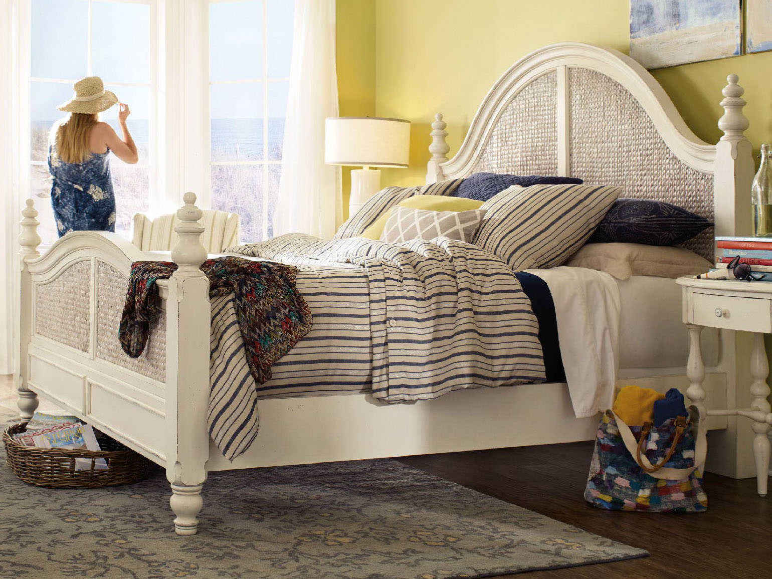 Hooker Furniture Sandcastle White King Size Woven Panel Bed