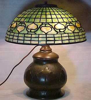 Meyda Tiffany Original Acorn with Tobacco Leaf Green Brown Table Lamp