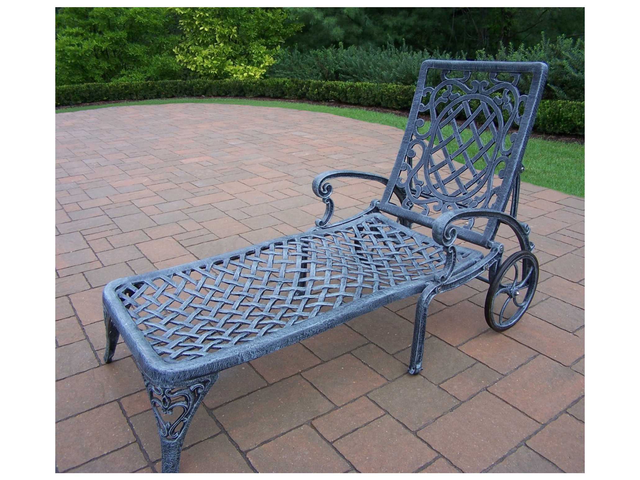 aluminum lounge