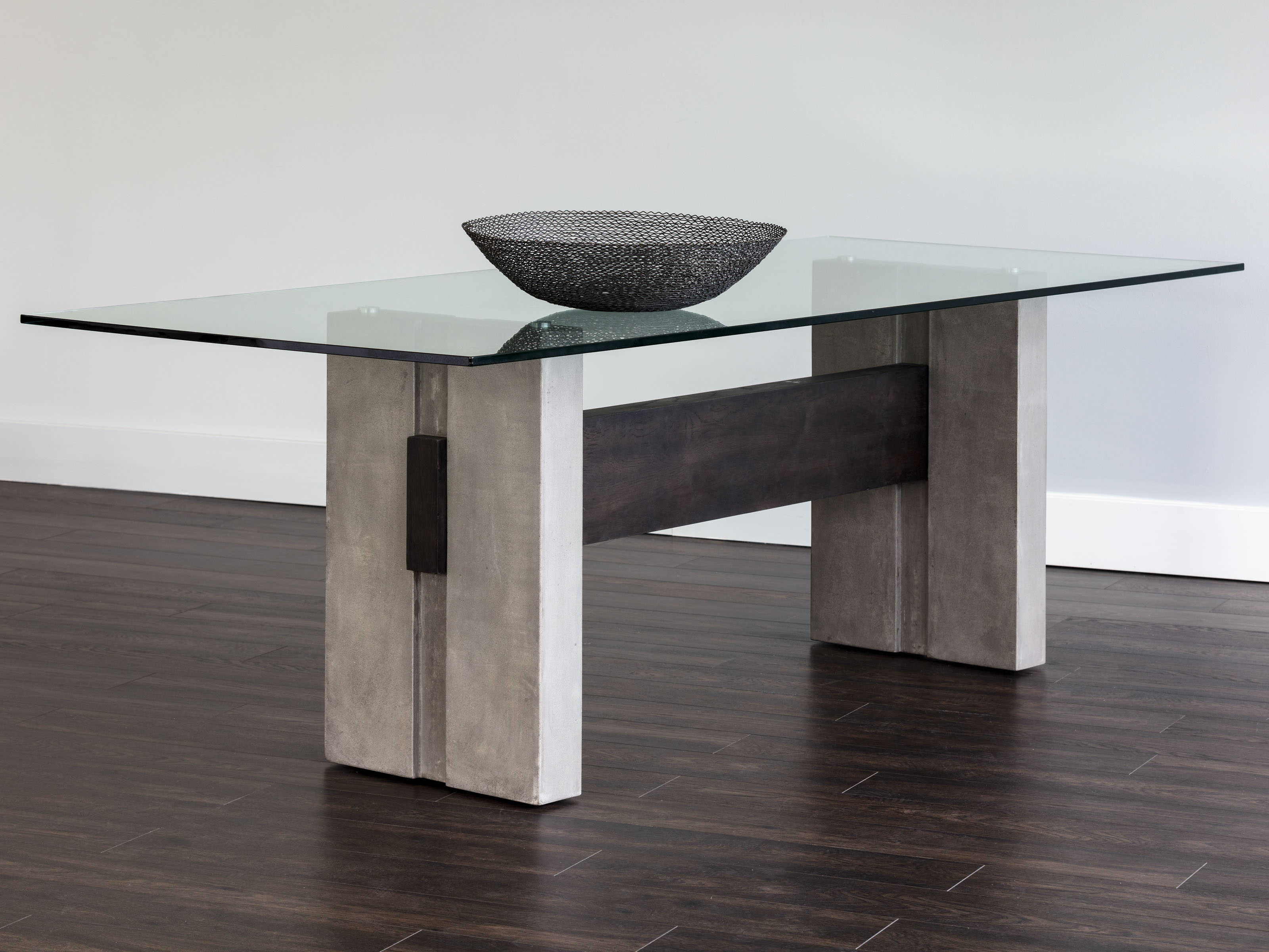 sunpan dining room tables