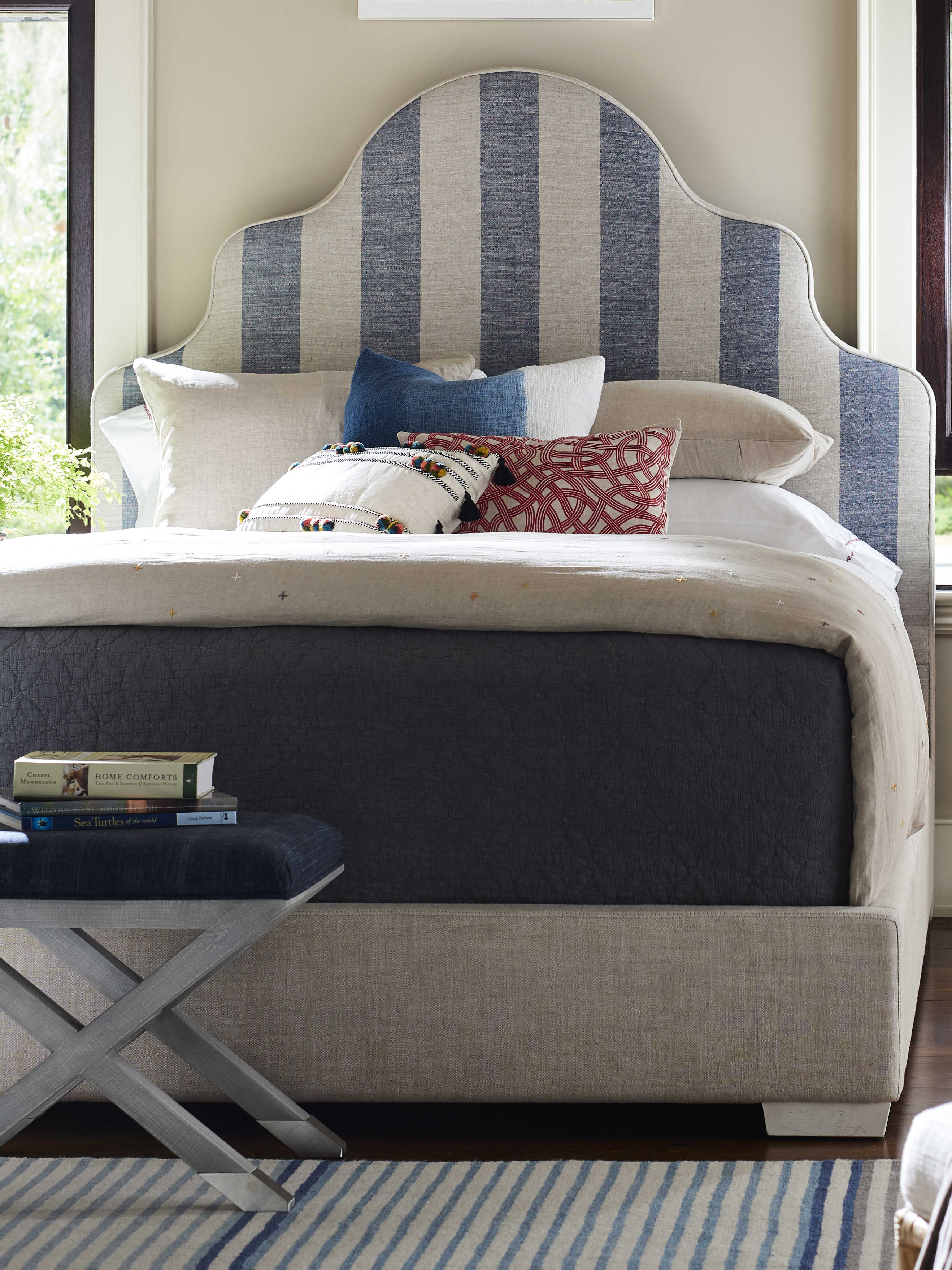 universal coastal living furniture collection on Universal Furniture Coastal Living Sandbar Queen Platform Bed Uf833255b